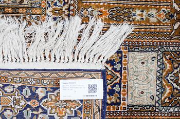 MATTA, Kashmir, silke på bomull, 1900-talets slut. Ca 145 x 91 cm.