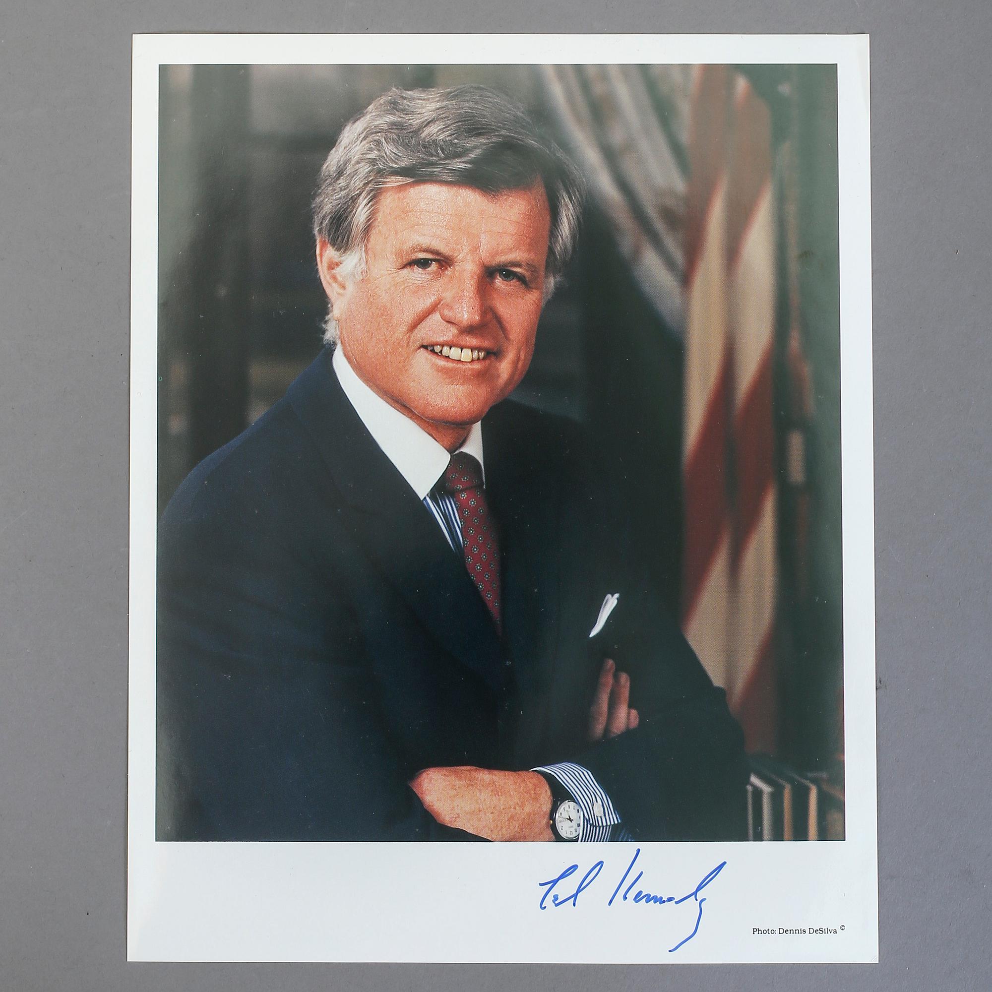 TED KENNEDY, foto med namnteckning.