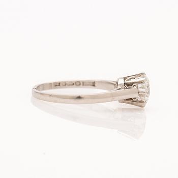 Ring, platina med briljantslipad diamant.