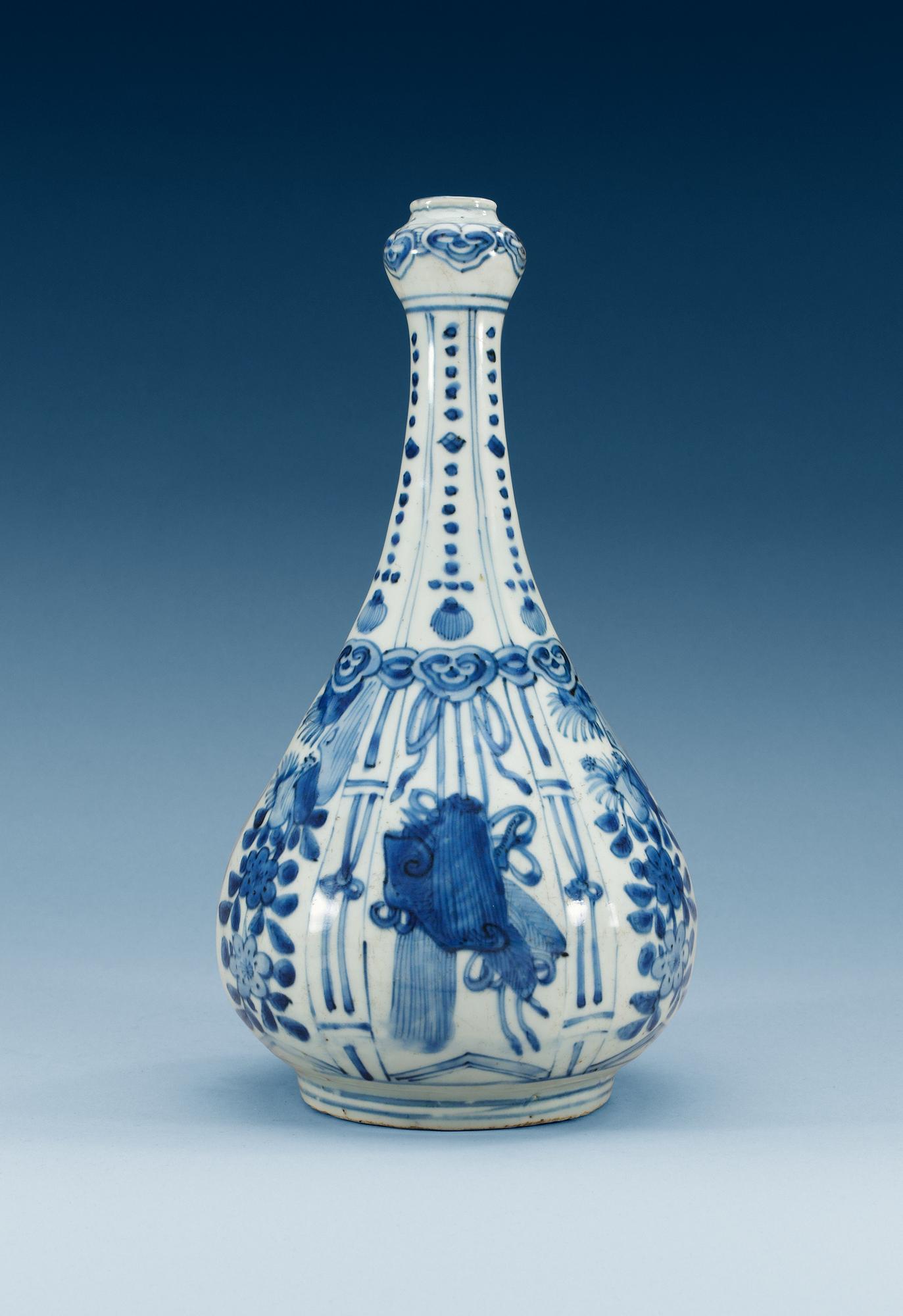 A blue and white bottle flask, Ming dynasty, Wanli (1573-1619).