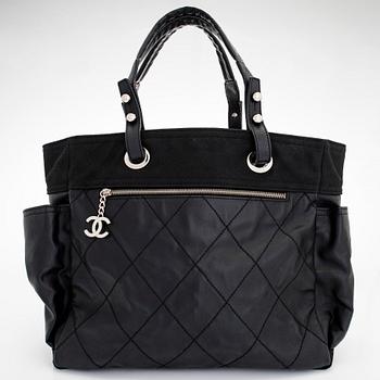 Chanel, A "Grand shopping Paris Biarritz" tote bag, 2008-2009.