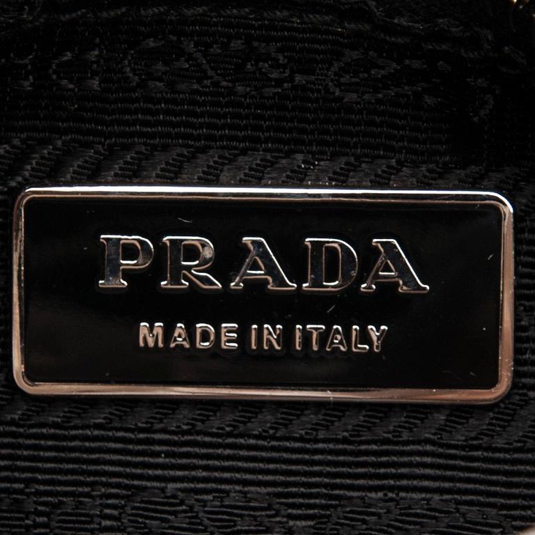 VÄSKA, Prada.