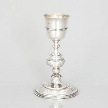 An 18th century silver cup, unmarked.