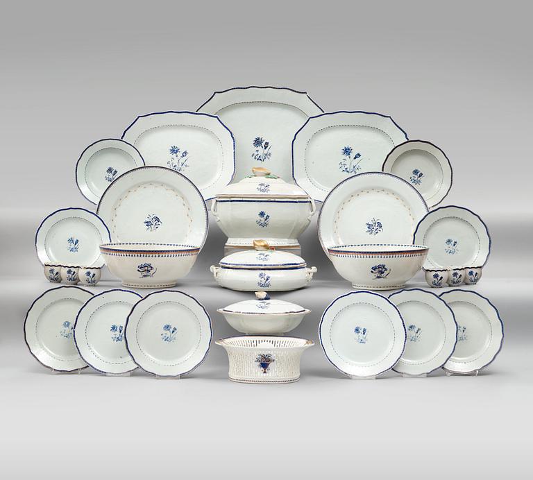 SERVIS, 47 delar, kompaniporslin.  Qingdynastin, Jiaqing (1796-1820).