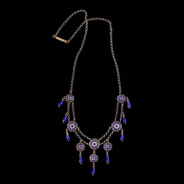 COLLIER, förgyllt sterlingsilver, emalj, 1900-talets första hälft.
