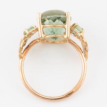 Ring with green quartz, tourmalines, and brilliant-cut diamonds.