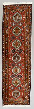 MATTA, orient, ca 296 x 80 cm.
