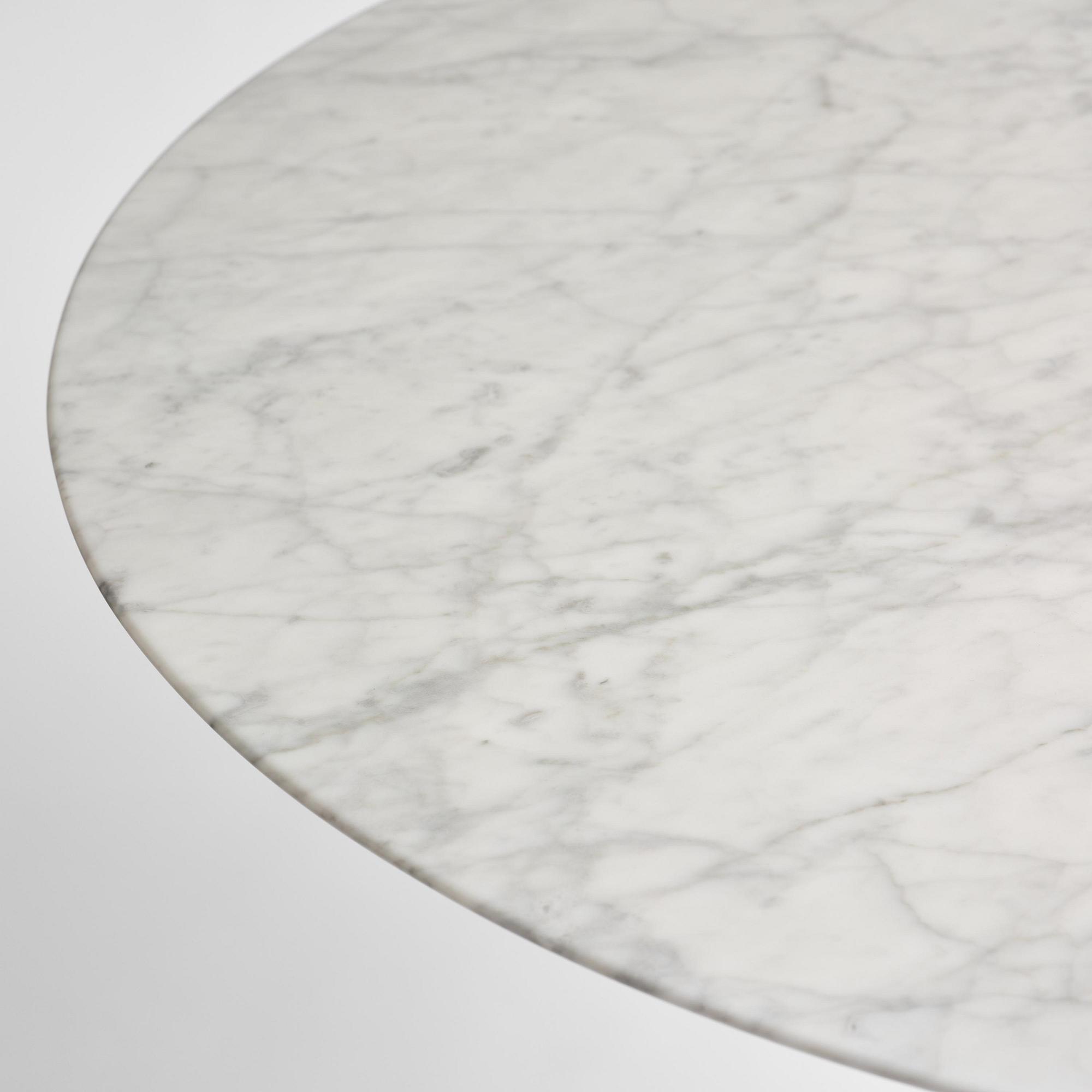 Eero Saarinen, a “Tulip” dining table, Knoll.