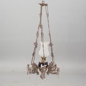 TAKFOTOGENLAMPA, majolika. Sekelskiftet 1900.