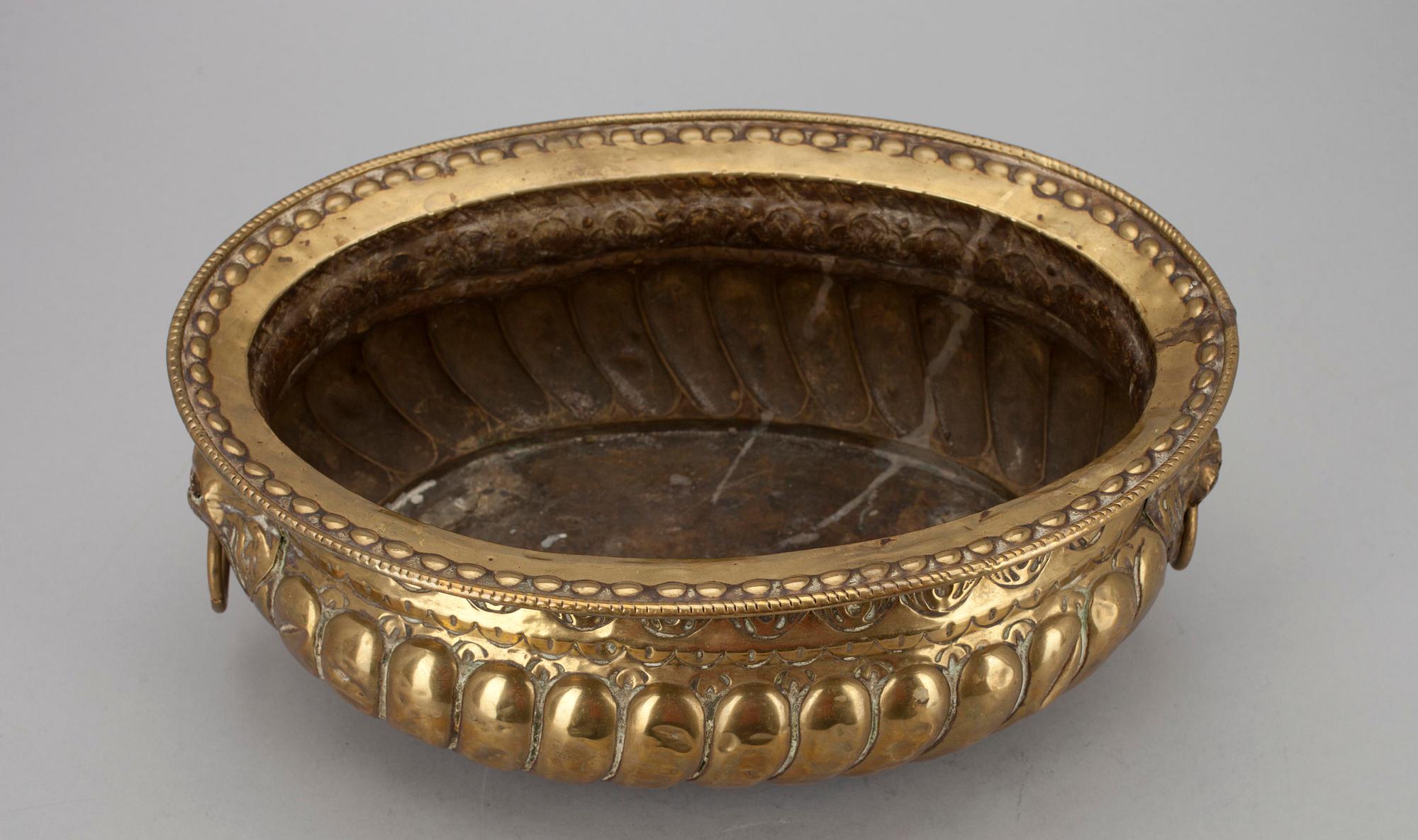 VINKYLARE / YTTERFODER samt YTTERFODER, mässing, Frankrike 1800-luku.