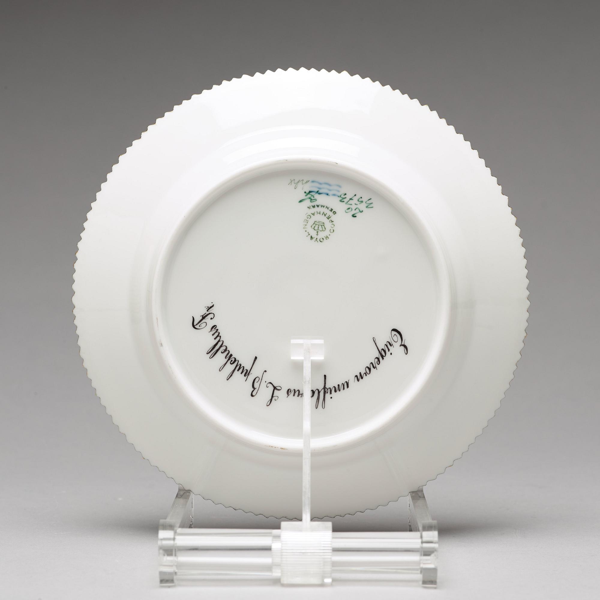 ASSIETTER, 12 stycken, porslin. "Flora Danica", Royal Copenhagen, Danmark, 1900-tal.