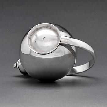 Sylvia Stave, a 830/1000 silver cocktailshaker, probably 1930's, maker's mark PV.