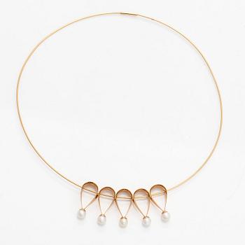Elis Kauppi, halsband, 14K guld, odlade pärlor. Kupittaan kulta, Åbo.