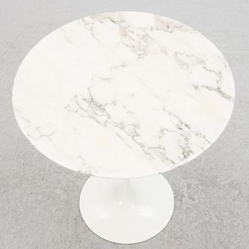 Eero Saarinen, a "Tulip" table, Knoll International, 2012.