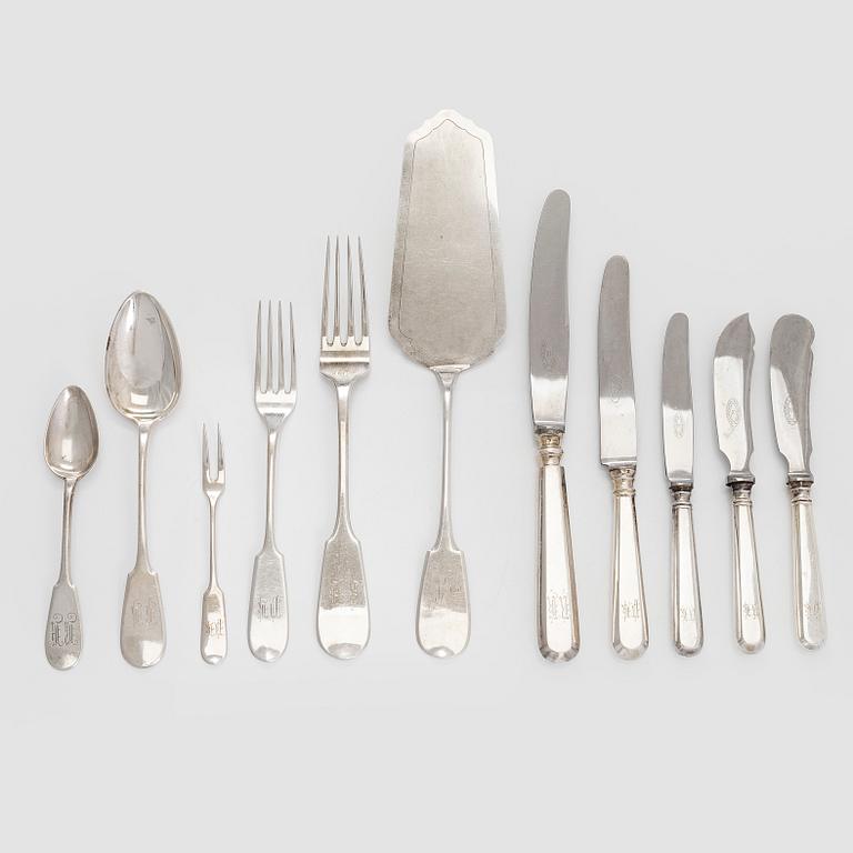 Aterinsarja 12:lle, yht. 87 osaa, hopeaa, Turku, Helsinki, Hämeenlinna 1908-1951.