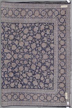 A CARPET, a Kashan, ca 350-354 x 249,5-255,5 cm, signerad Kashan Nr: 148  Rjaei.