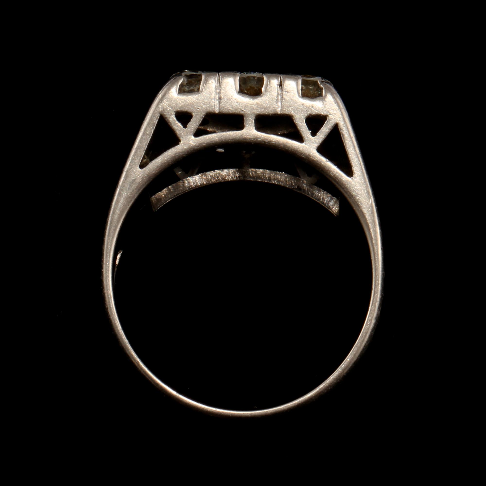 RING, 18k vitguld med 8 briljantslipade diamanter, 0,80 ct, Örns, Göteborg, 1973. Vikt 9 g.
