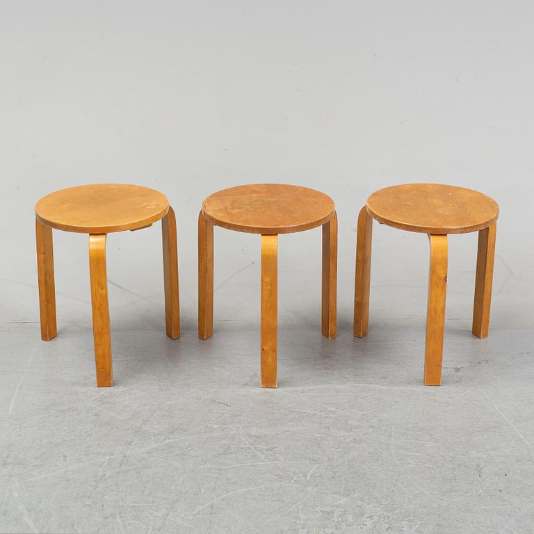 Alvar Aalto, pallar 3 st, modell 60, Aalto möbler Hedemora, formgiven 1933.