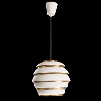A Beehive A331 ceiling light manufactured by Valaistustyö. Designed in 1953.