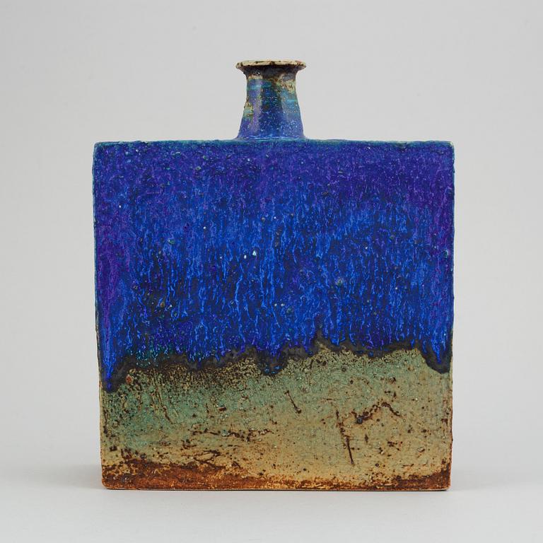 Annikki Hovisaari,a ceramic vase, for Arabia, signed.