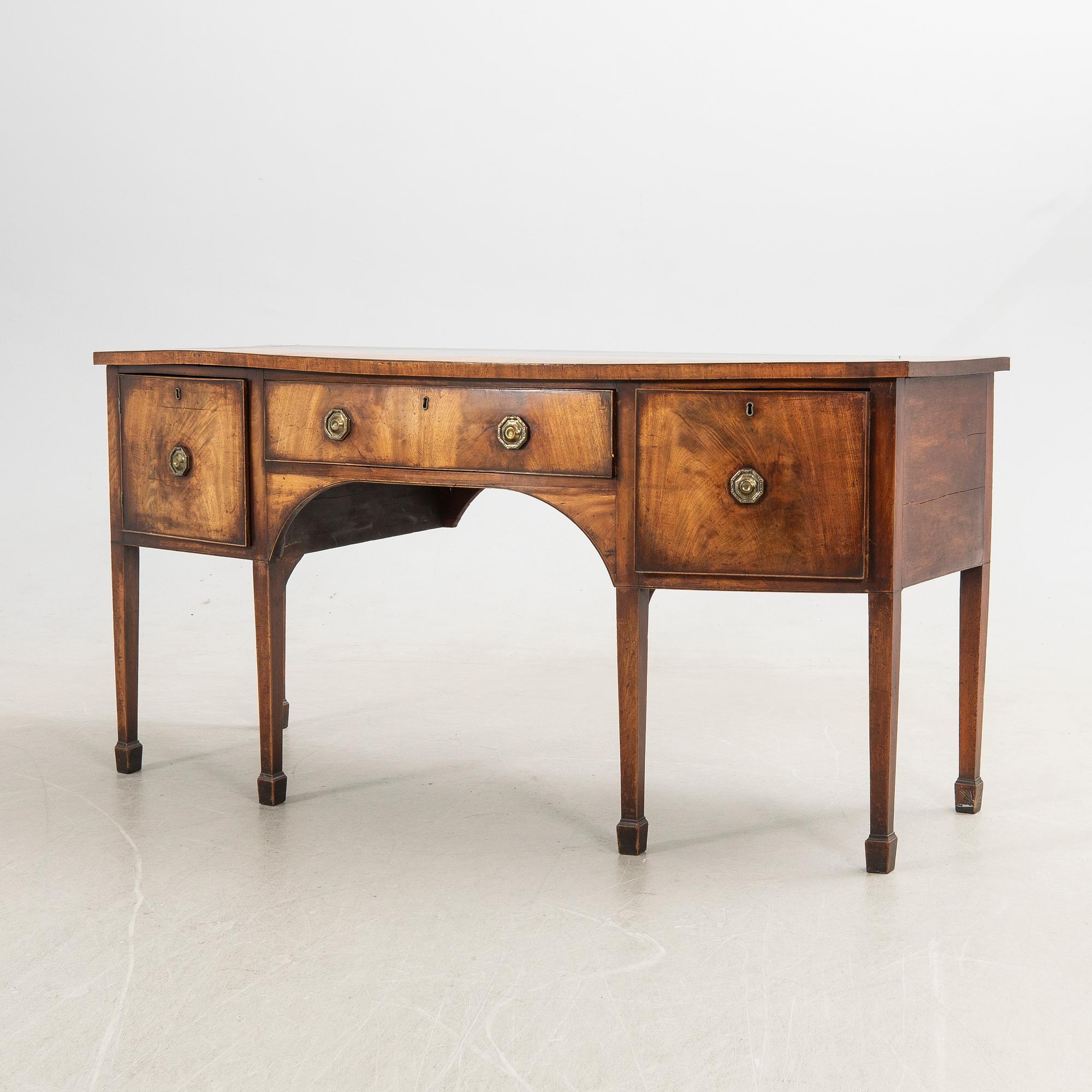 Sideboard, England, first half of the 20th century.