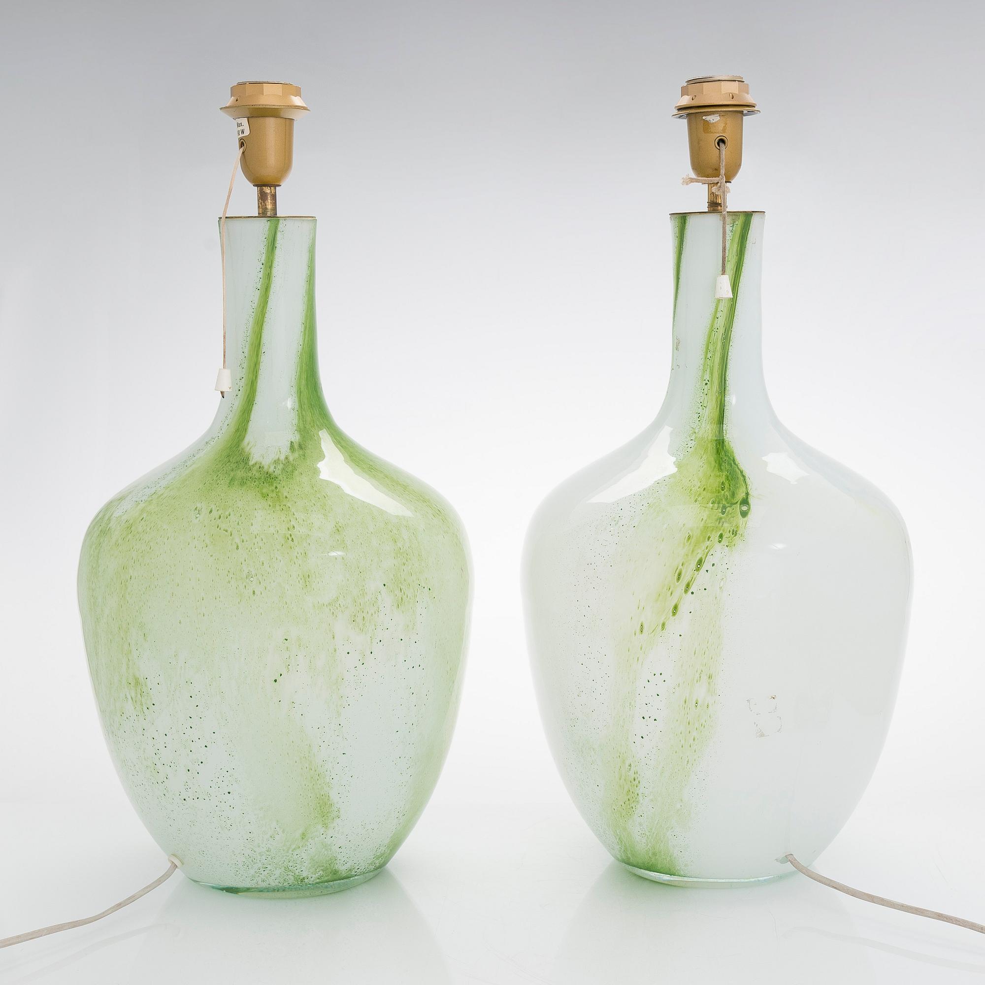 Tamara Aladin, A pair of 'Coral' tablelamps for Riihimäen Lasi Oy, Orno, Finland. In production 1975-1976.