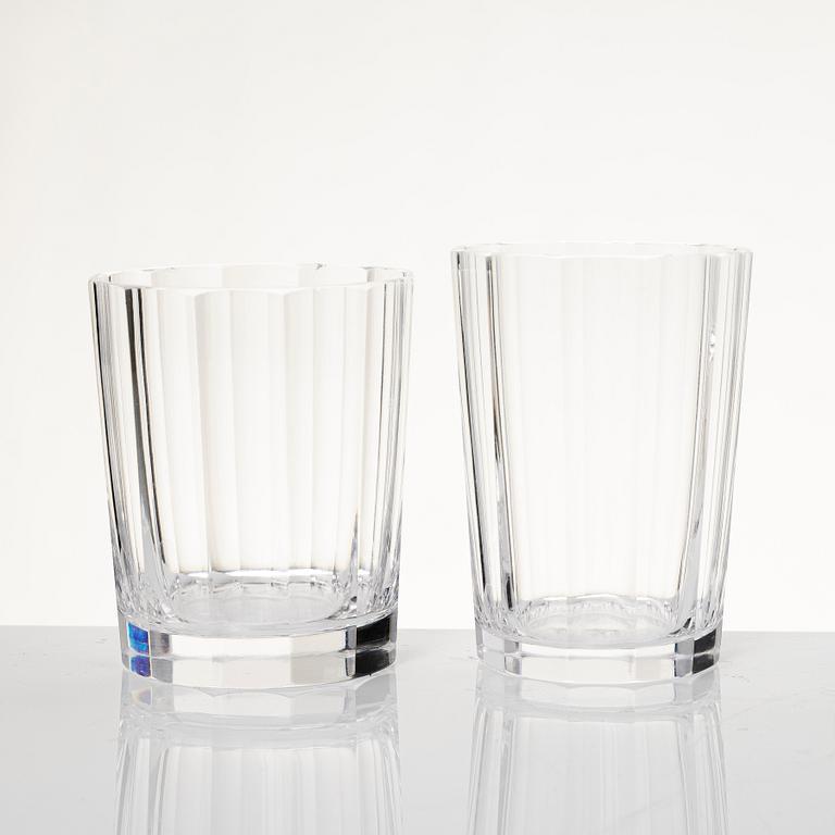 Elis Bergh, a "Karlberg" 48 piece glass service, Kosta Boda, 20th century.