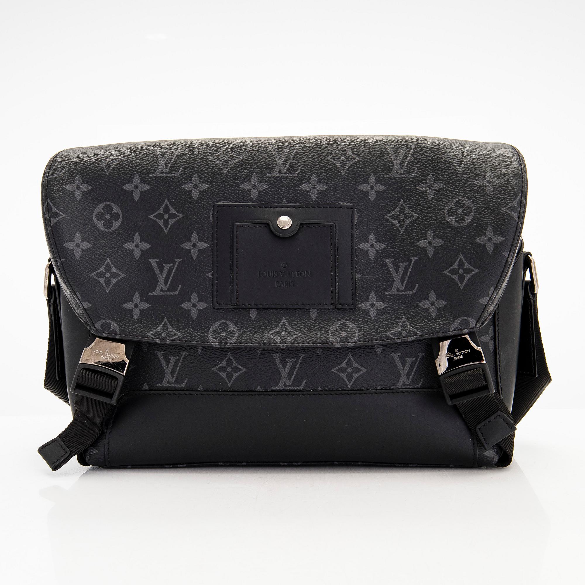 Louis Vuitton, väska, "Messenger Voyager PM".