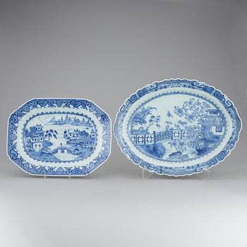 STEKFAT, 2 st, porslin, Kina, 1700-tal.