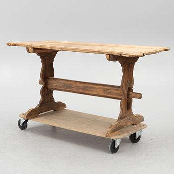 A pine dining table.