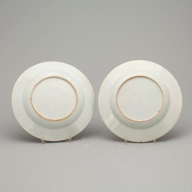 TALLRIKAR, 2+1, porslin, Qianlong, Kina 1700-tal.