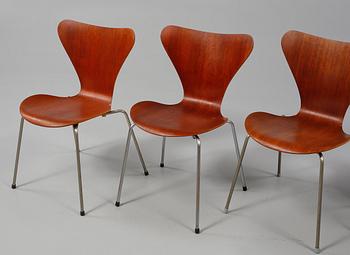 STOLAR, 4 st, "Sjuan", Arne Jacobsen för Fritz Hansen, 1900-talets andra hälft.