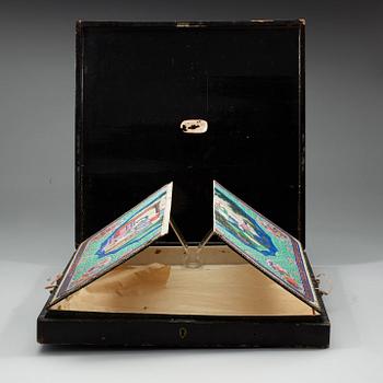 A lacquered box with cover, Qing dynasty, 19th Century.