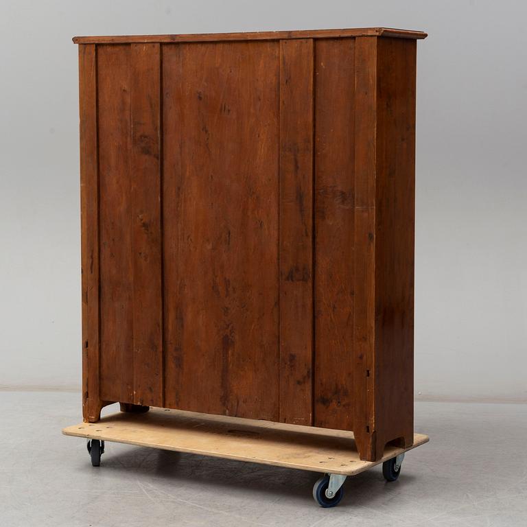 A 1920s/1930s cabinet.