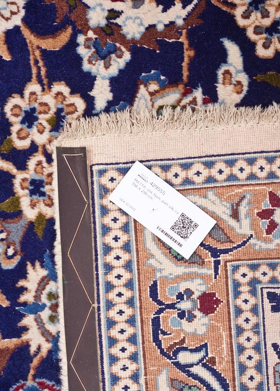 MATTA, old, Nain, part silk, ca 396 X 298 cm.