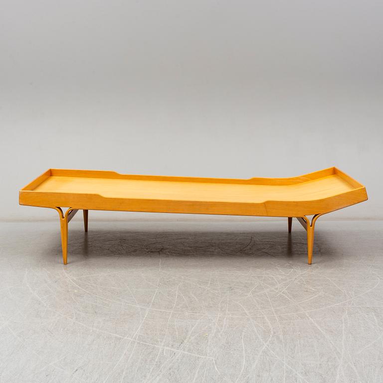 A 'T303 Berlin 60' daybed by Bruno Mathsson, Firma Karl Mathsson, Värnamo, Sweden.
