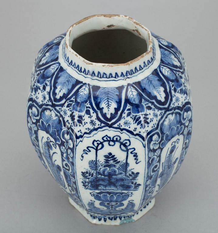 URNA, fajans, Delft, 1600/1700-tal.