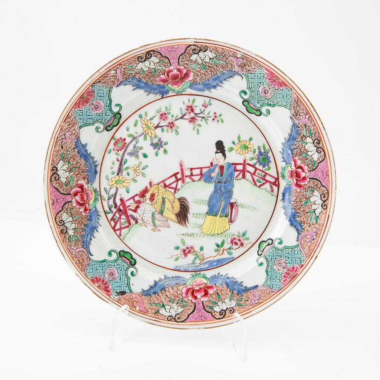 Plates, 2 pieces from the Qing Dynasty and Kangxi period (1662-1722) porcelain.