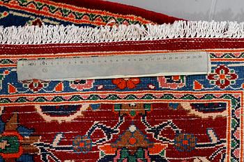 A Moud/Birjand rug, 298 x 120 cm.