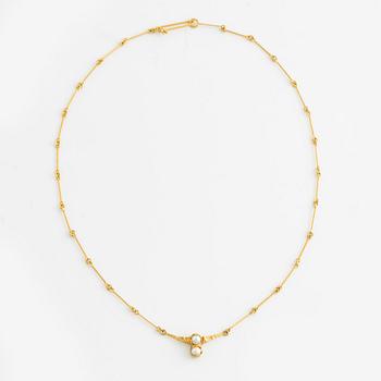 Björn Weckström, collier, "Cheek to cheek", 18K guld med en odlad pärla, Lapponia.