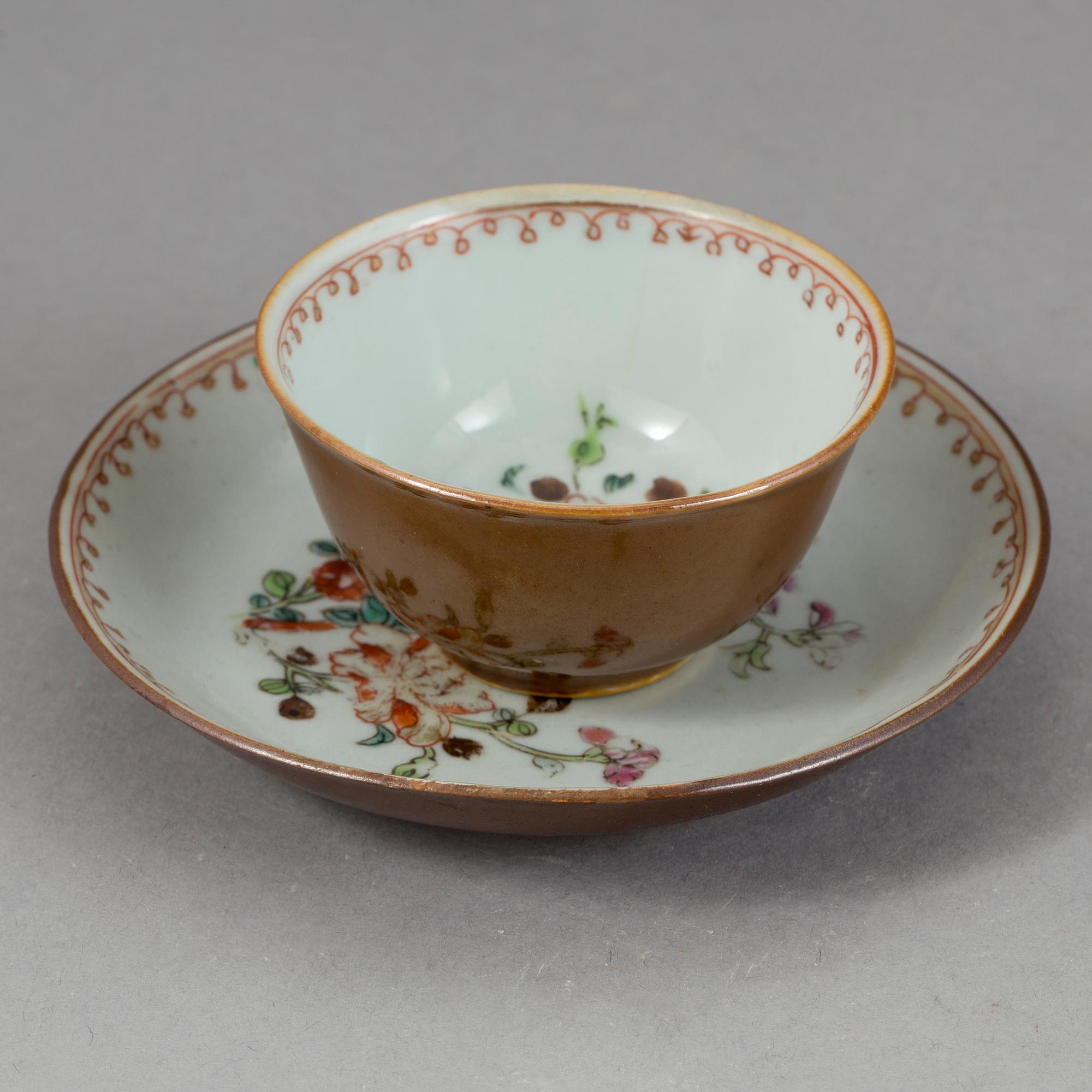 KOPPAR, 3 st olika. Porslin, Kina, 1700-tal.