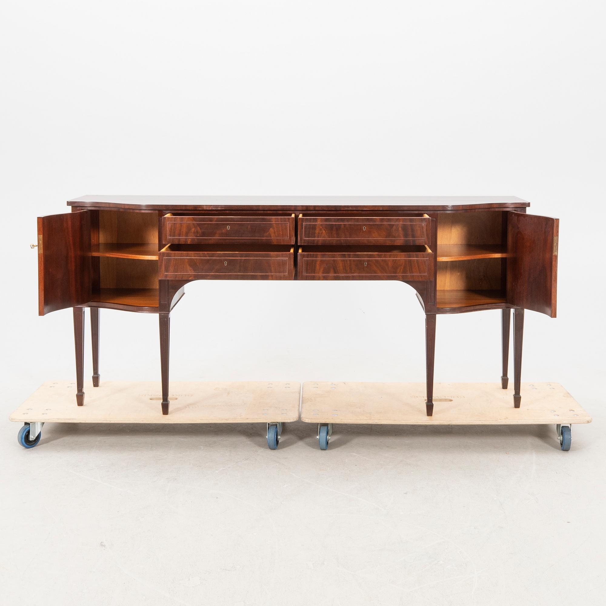 Sideboard Engelsk stil 1900-talets mitt.