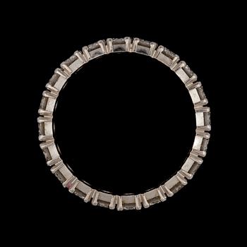 RING, sk helallians, 18K vitguld med briljantslipade diamanter ca 2,08ct enligt gravyr. Vikt ca 3,5g.