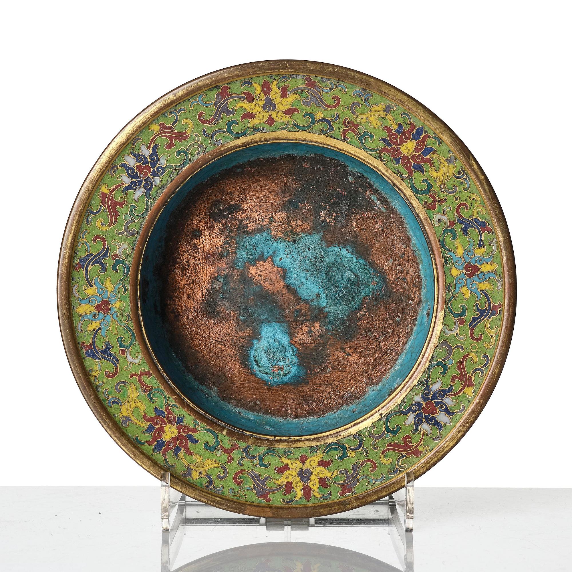 Kärl, cloisonne. Sen Mingdynasti.