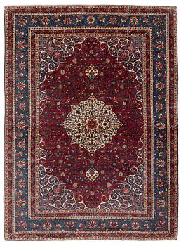 257. A carpet, semi-antique, Chāl Shotor, ca 421,5 x 316 cm.