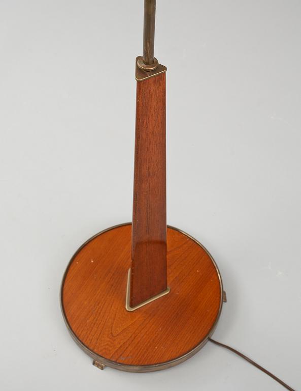 GOLVLAMPA, 1900-talets andra kvartal.