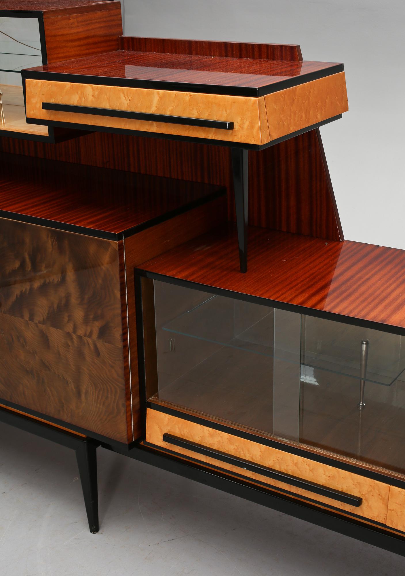 SIDEBOARD, 1900-talets andra kvartal/mitt.