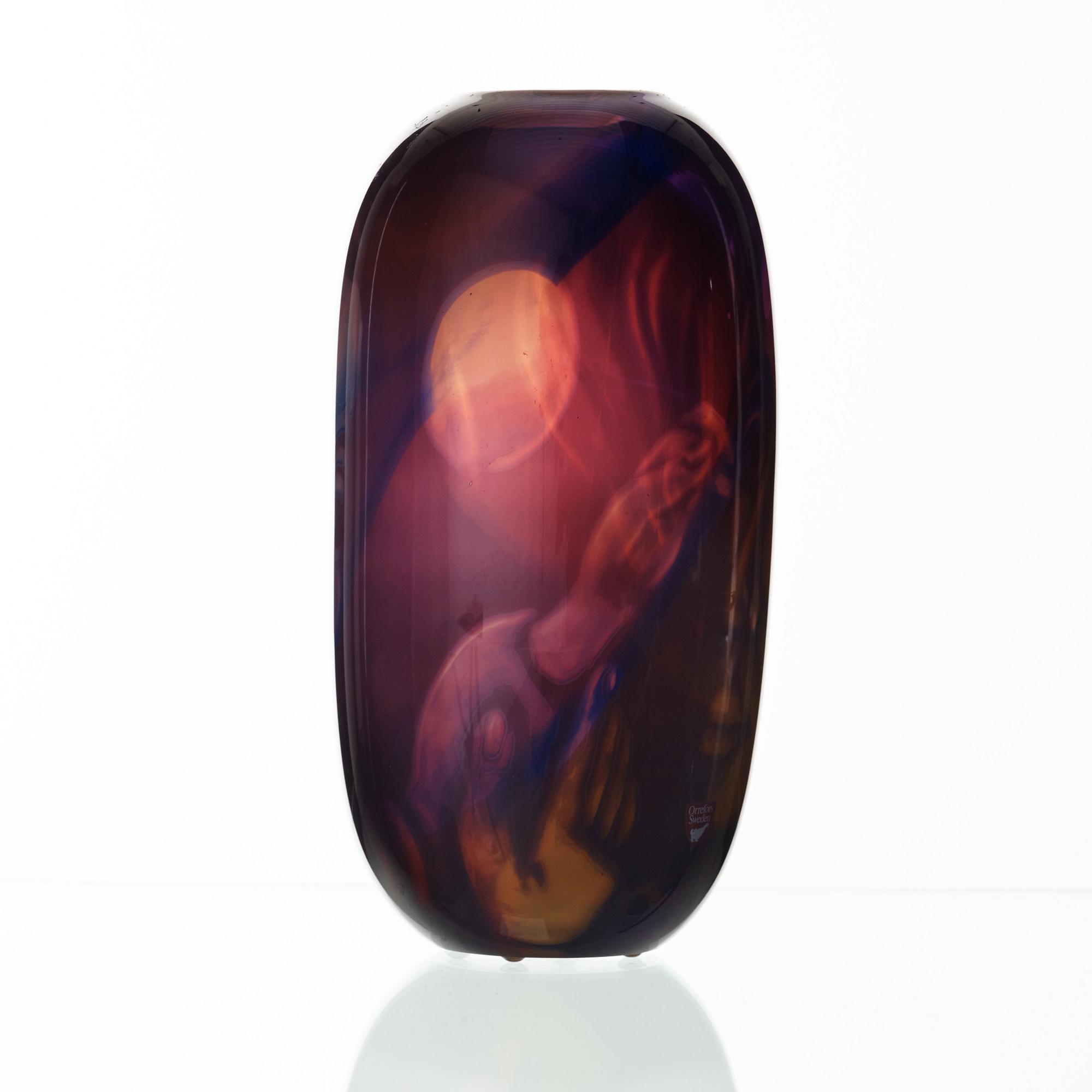 Eva Englund, a 'Graal' glass vase, Orrefors 1989.