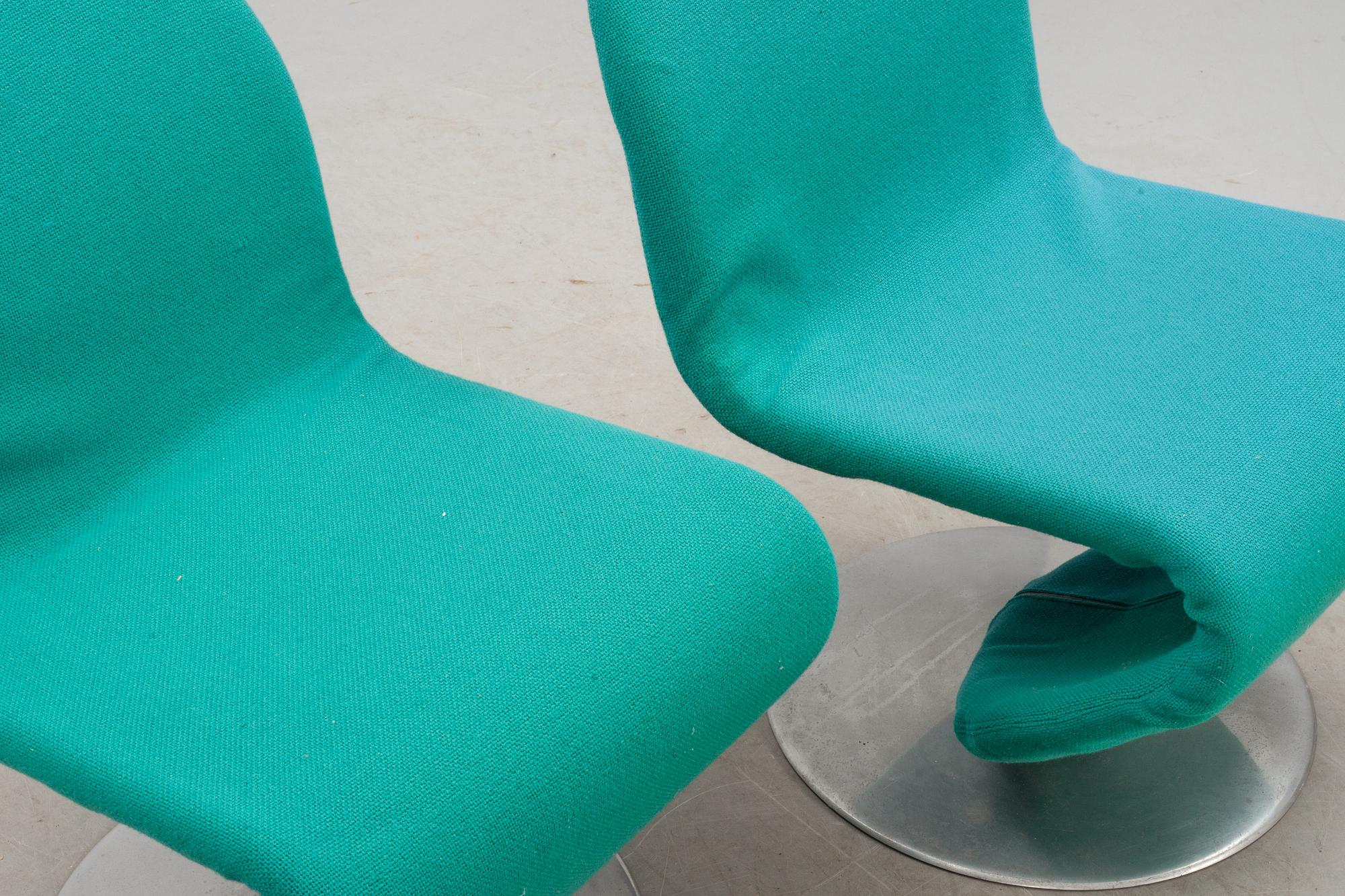 STOLAR, 2 st, Verner Panton för Fritz Hansen, "System 1-2-3". 1970-talets mitt.