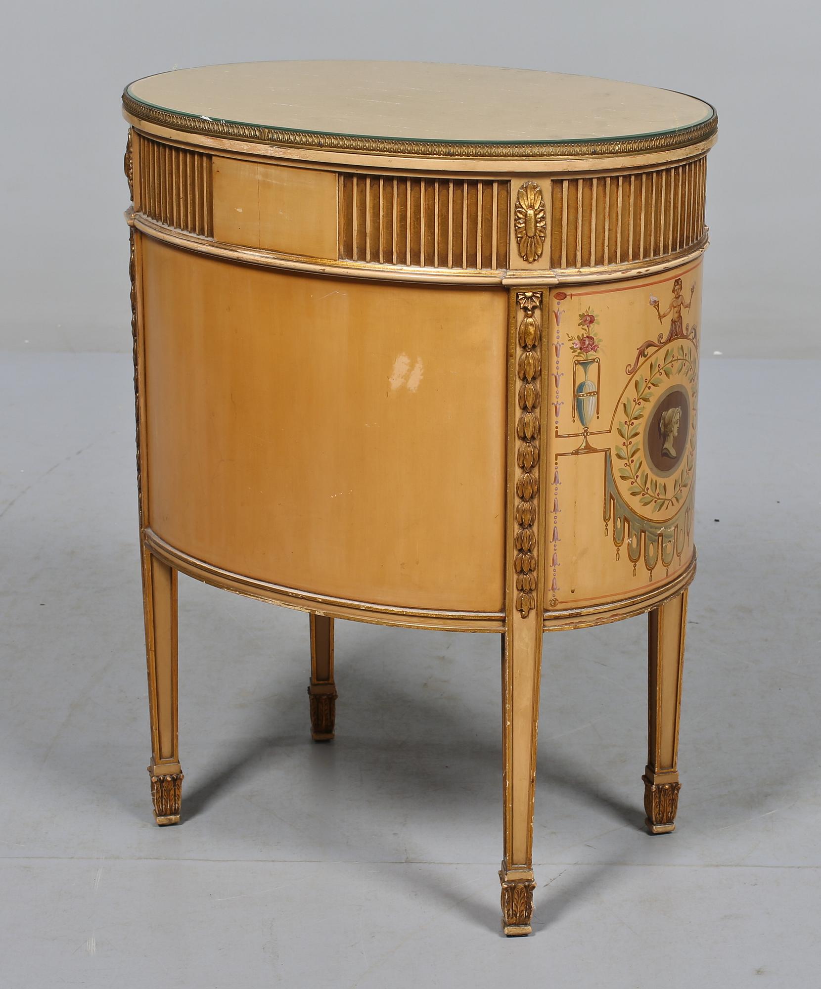 KOMMOD, nyklassicistisk stil, troligen Italien, 1900-talets första hälft.